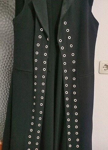 44 Beden siyah Renk Hepsi 180 tl