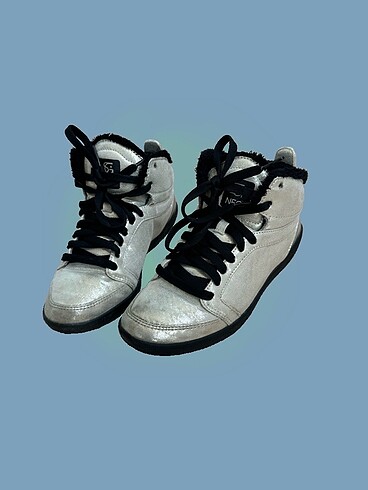 Adidas neo Selena Gomez 36 golden üretimi yok