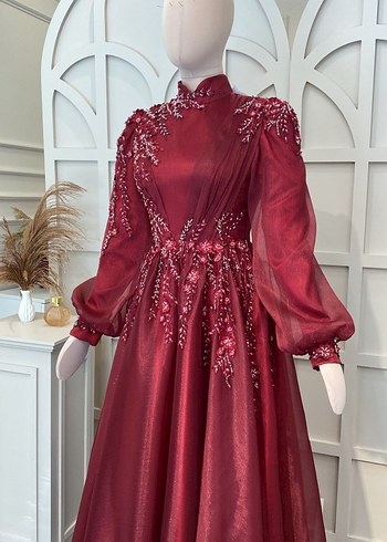 Bordo İşlemeli Boncuk Detaylı Uzun Abiye Elbise