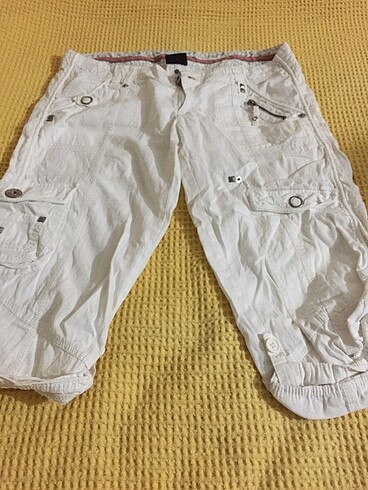 Colours marka beyaz ceplı kapri pantolon