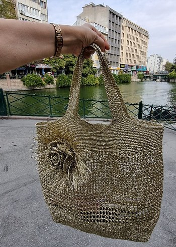 Parlak Altın Renkli Örgü Kadın Çanta