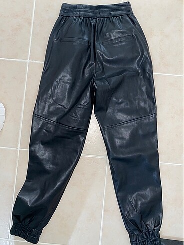 xs Beden bershka deri jogger
