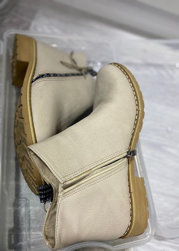 Zara Bej Deri Dolgu Topuklu Fermuarlı Kadın Bot