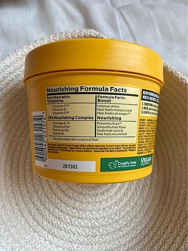  Beden Garnier Fructis Hair Food Banana 3?ü 1 Arada Besleyici Maske 400
