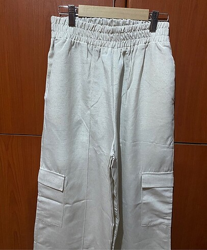 Kargo detay keten pantolon