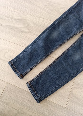 White and Beige Düğmeli Mavi Denim Kadın Jean