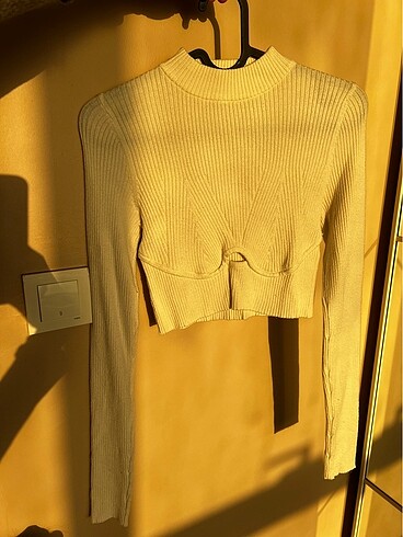 Bershka göğüs detaylı triko