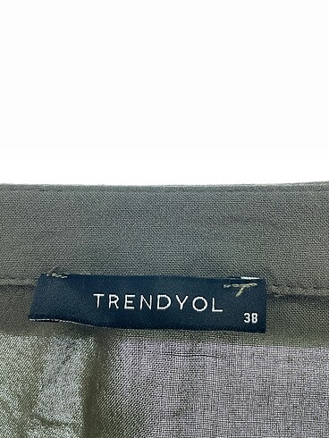 38 Beden haki Renk Trendyol & Milla Gömlek %70 İndirimli.