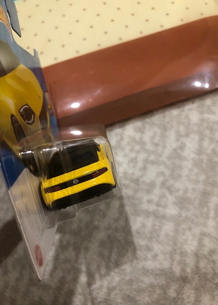 hot wheels nıssan z proto Sarı oyuncak araba koleksiyon - Görsel 3