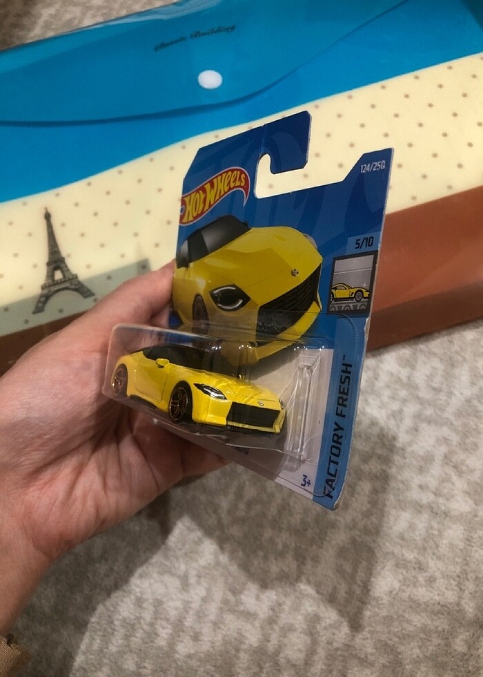 hot wheels nıssan z proto Sarı oyuncak araba koleksiyon - Görsel 2