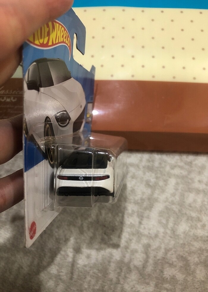 hot wheels nıssan z proto beyaz araba oyuncak - Görsel 3
