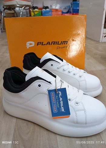 Beyaz Plarium Memory Foam Sneakers