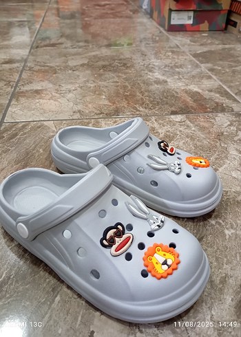 Gri Erkek Çocuk Kaydırmaz Terlik Velcro