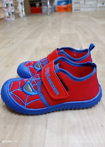 25 Beden Gezer Erkek Çocuk Renkli Spiderman Kaydırmaz Panduf