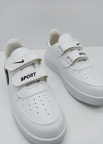 32 Beden beyaz Renk Nike Airfors Beyaz Çocuk Spor Ayakkabı