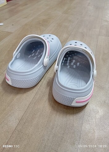 Crocs Crocs Kız Çocuğu Kapalı Terlik