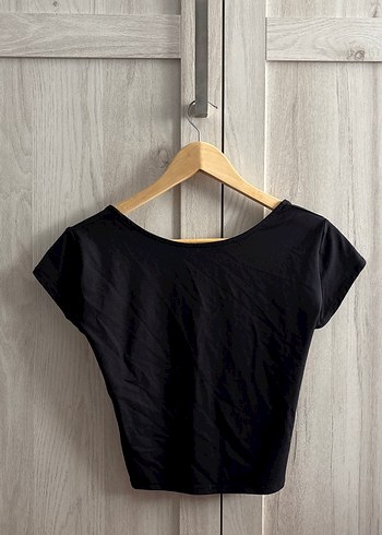 Pull and Bear Siyah sırtı açık kısa kollu crop