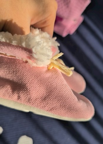 Kız Çocukları İçin Pembe Kürklü Sıcak Terlik - Görsel 3