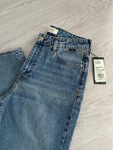 28 Beden Mavi Jean