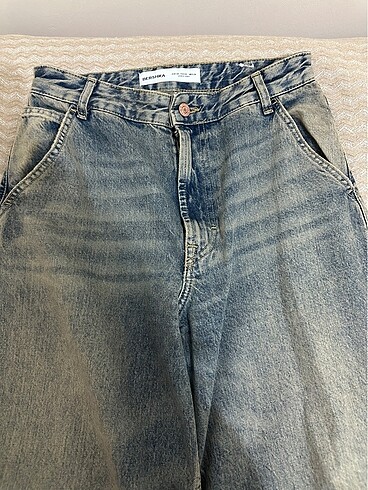 BERSHKA BAGGY JEAN