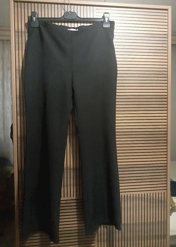 Kadın Siyah Pilili Kumaş Pantolon