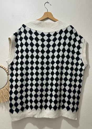 Beyaz Ekose Desenli V Yaka Süveter XL-XXL - Görsel 2