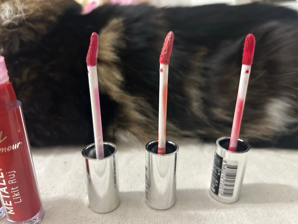 Mon Amour 3lü Metalik Likit Ruj - Görsel 3