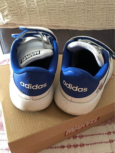27 Beden beyaz Renk Adidas çocuk ayakkabı