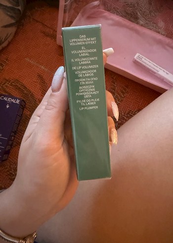 La Mer Yeşil Pastel Dudak Parlatıcısı - Görsel 3