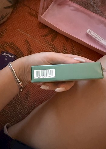 La Mer Yeşil Pastel Dudak Parlatıcısı - Görsel 2