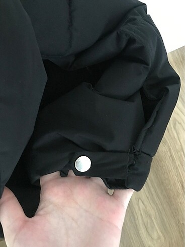 siyah şişme mont - Görsel 3