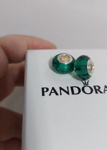  Beden yeşil Renk YENİ,ETİKETLİ YEŞİL CAM MURANO CHARM.