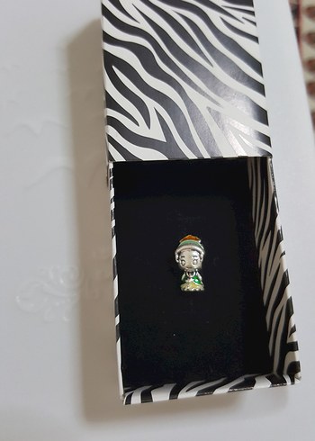 YENİ,ETİKETLİ PRENSES PANDORA CHARM