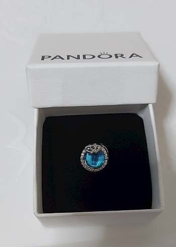 YENİ,ETİKETLİ AÇIK MAVİ TAC PANDORA CHARM. - Görsel 3