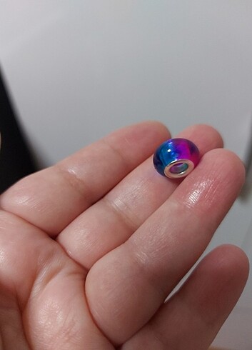 YENİ,ETİKETLİ RENKLİ PANDORA MURANO CHARM.