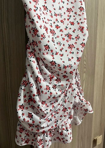 Çiçek Desenli Drapeli Beyaz Midi Elbise - Görsel 3