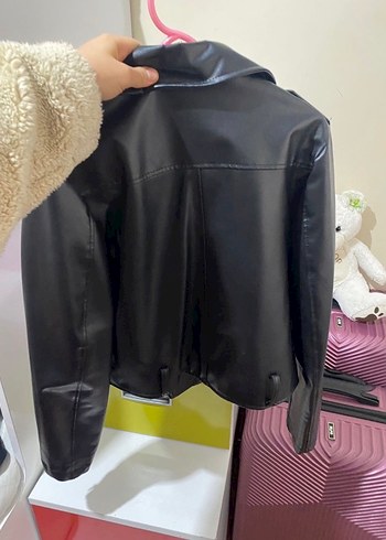 Siyah Kısa Deri Kadın Ceket - Görsel 2