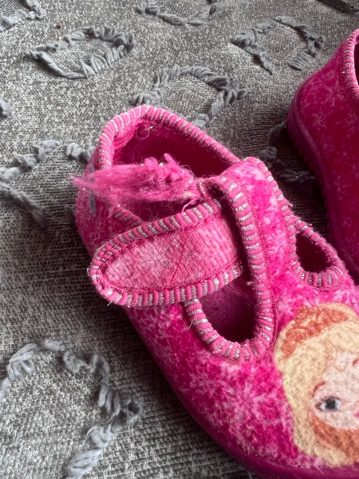 Kiz bebek ev ayakkabısı 
Ufak kusuru var resimde mevcut - Görsel 2