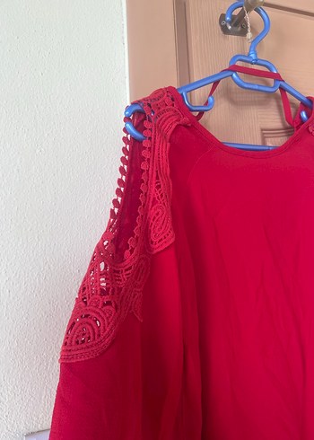 Uzun Kollu Dantel Detaylı Kırmızı Bluz - Görsel 2