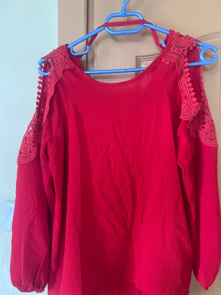 Uzun Kollu Dantel Detaylı Kırmızı Bluz - Görsel 4