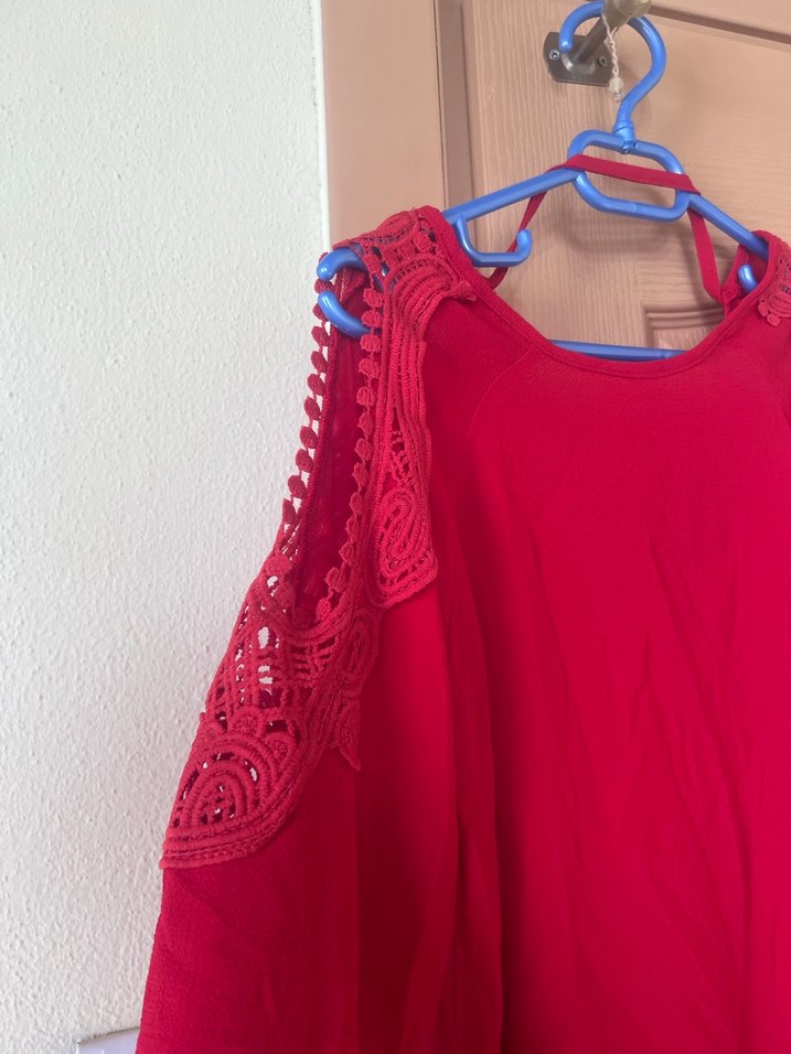 Uzun Kollu Dantel Detaylı Kırmızı Bluz - Görsel 2