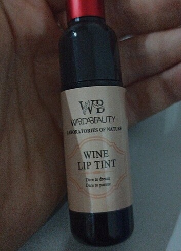 Beden kırmızı Renk Lip tint