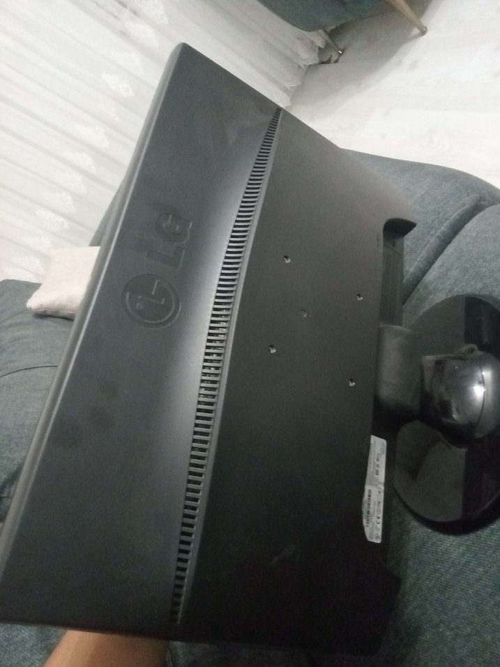 Siyah LG Monitör - Görsel 3