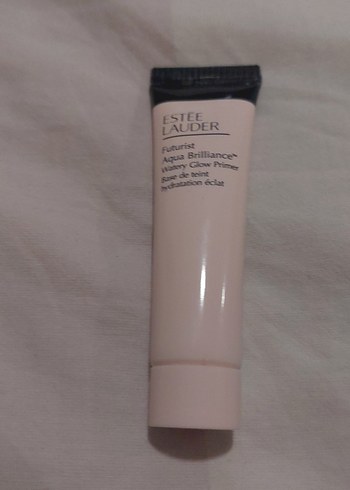 Estée Lauder Futurist Aqua Brilliance BB Krem - Görsel 2