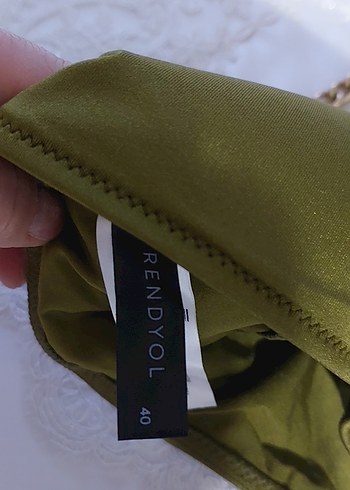 Zincir Detaylı Parlak Haki Kadın Vücut Zinciri - Görsel 3