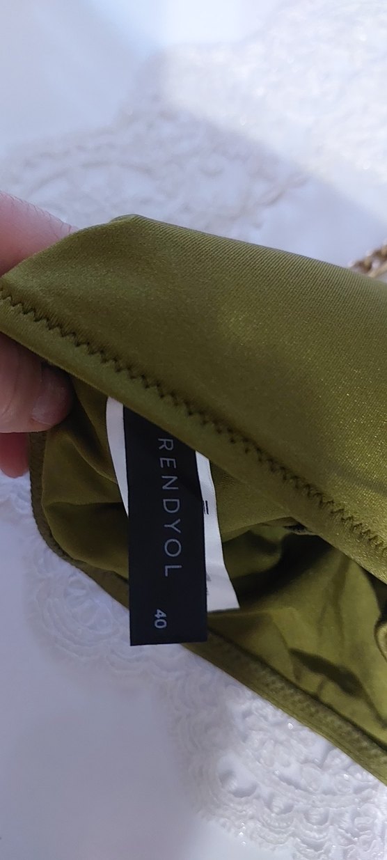 Zincir Detaylı Parlak Haki Kadın Vücut Zinciri - Görsel 3