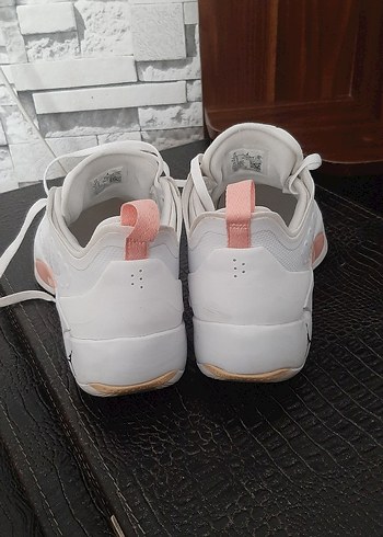 jordan luka 1 toplasan 4kere anca kullanılmıştır 46 numaradır - Görsel 4