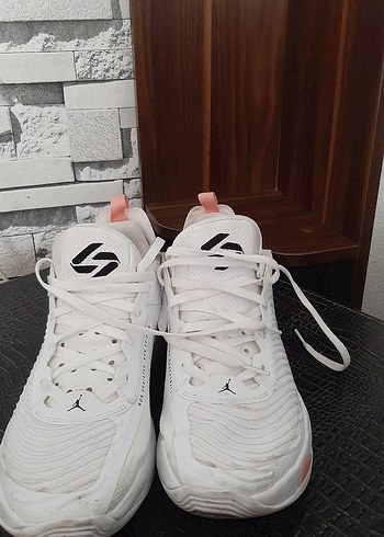 jordan luka 1 toplasan 4kere anca kullanılmıştır 46 numaradır - Görsel 2