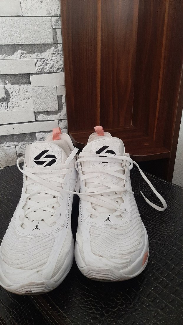 jordan luka 1 toplasan 4kere anca kullanılmıştır 46 numaradır - Görsel 2