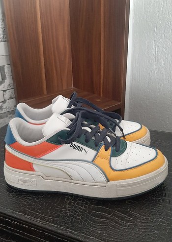 Puma Renkli Bağcıklı Spor Ayakkabısı 46 numaradır